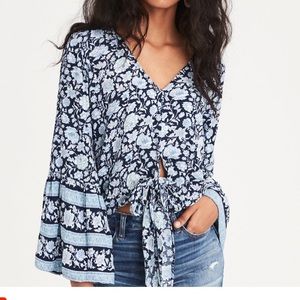 American Eagle bell sleeve top